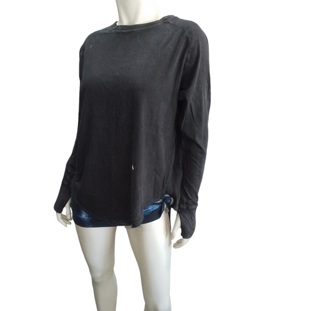 NWOT Zella Relaxed Long Sleeve Thumb holes T-shirt In Washed Black (A)